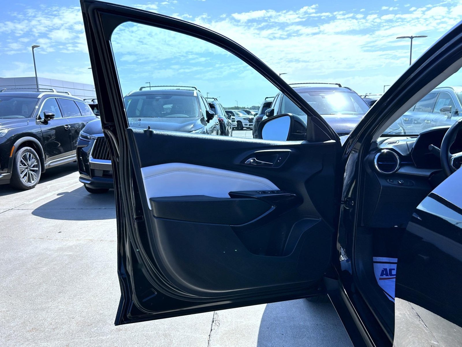 Used 2025 Black Metallic Chevrolet LT image 9