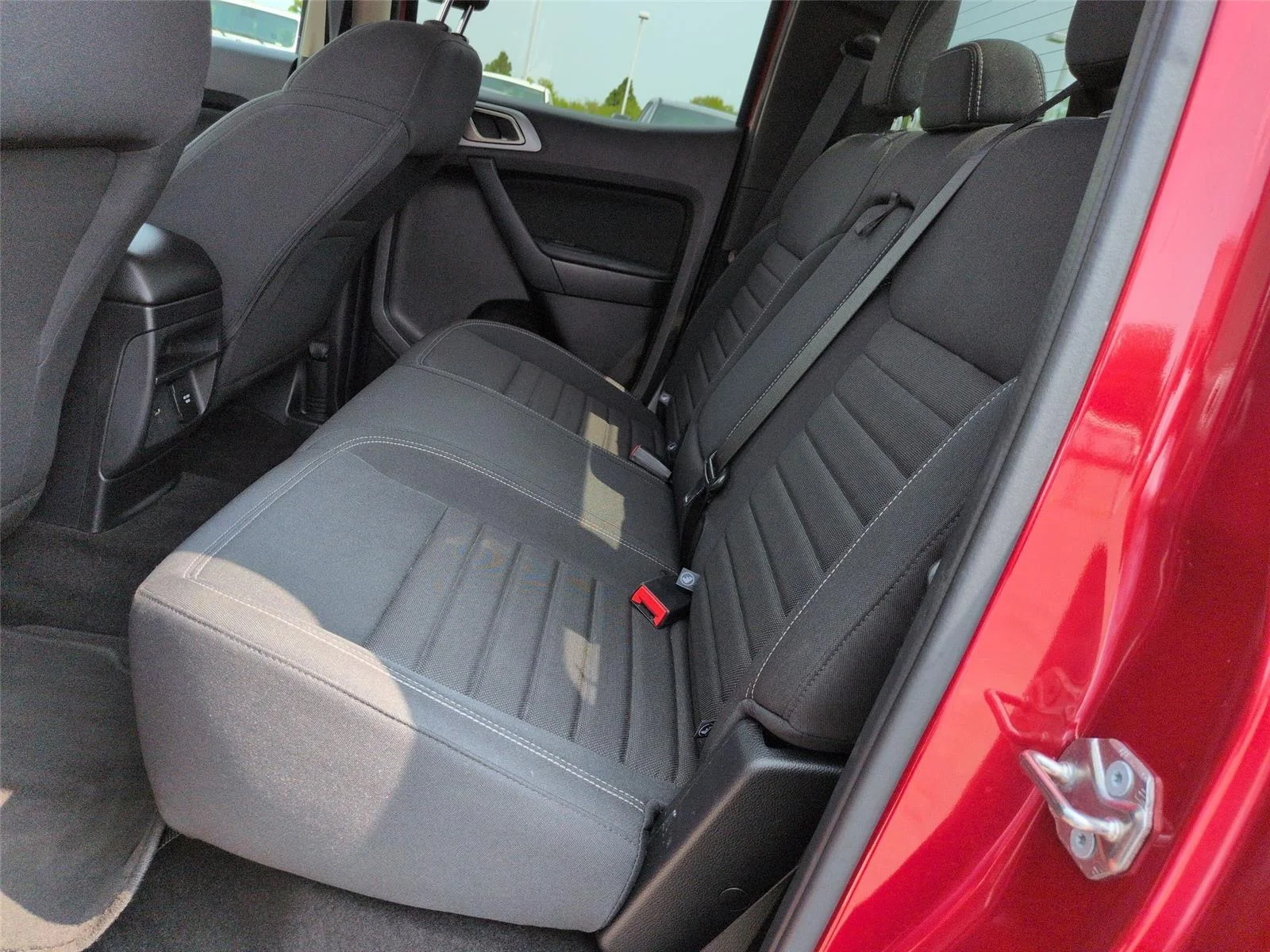 Used 2021 Rapid Red Metallic Tinted Clearcoat Ford XLT image 30