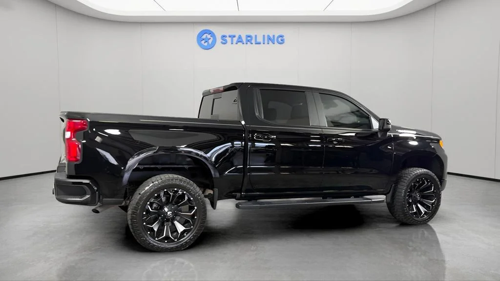 Used 2025 Black Chevrolet RST image 10