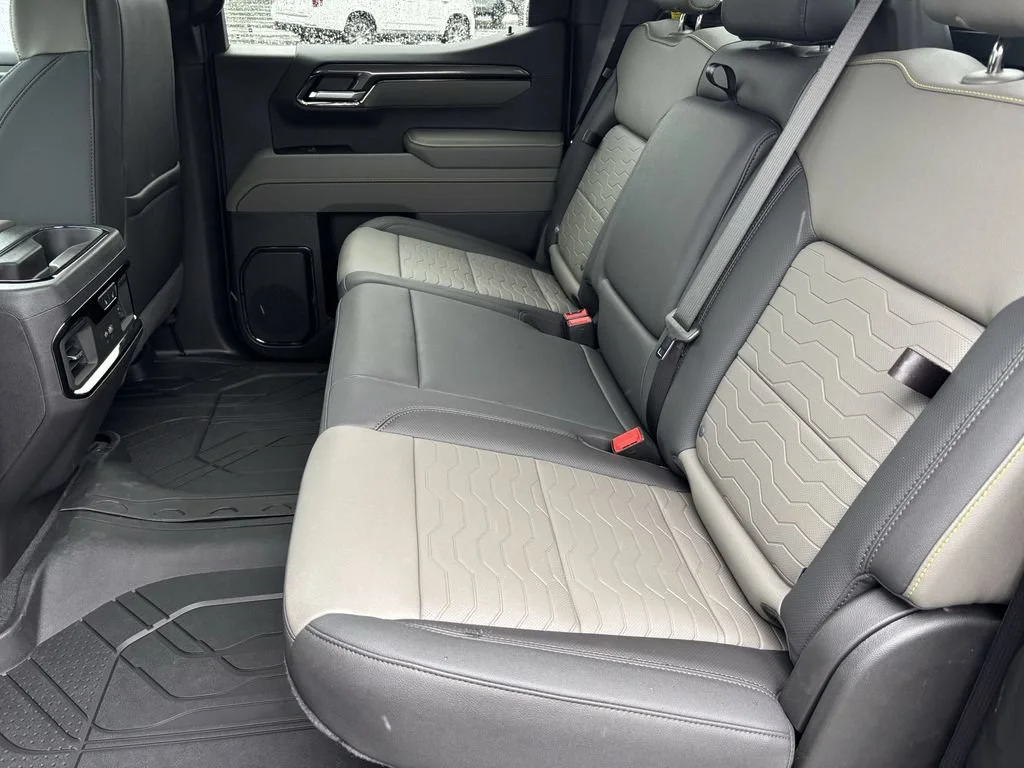 Used 2025 Black Chevrolet ZR2 image 17