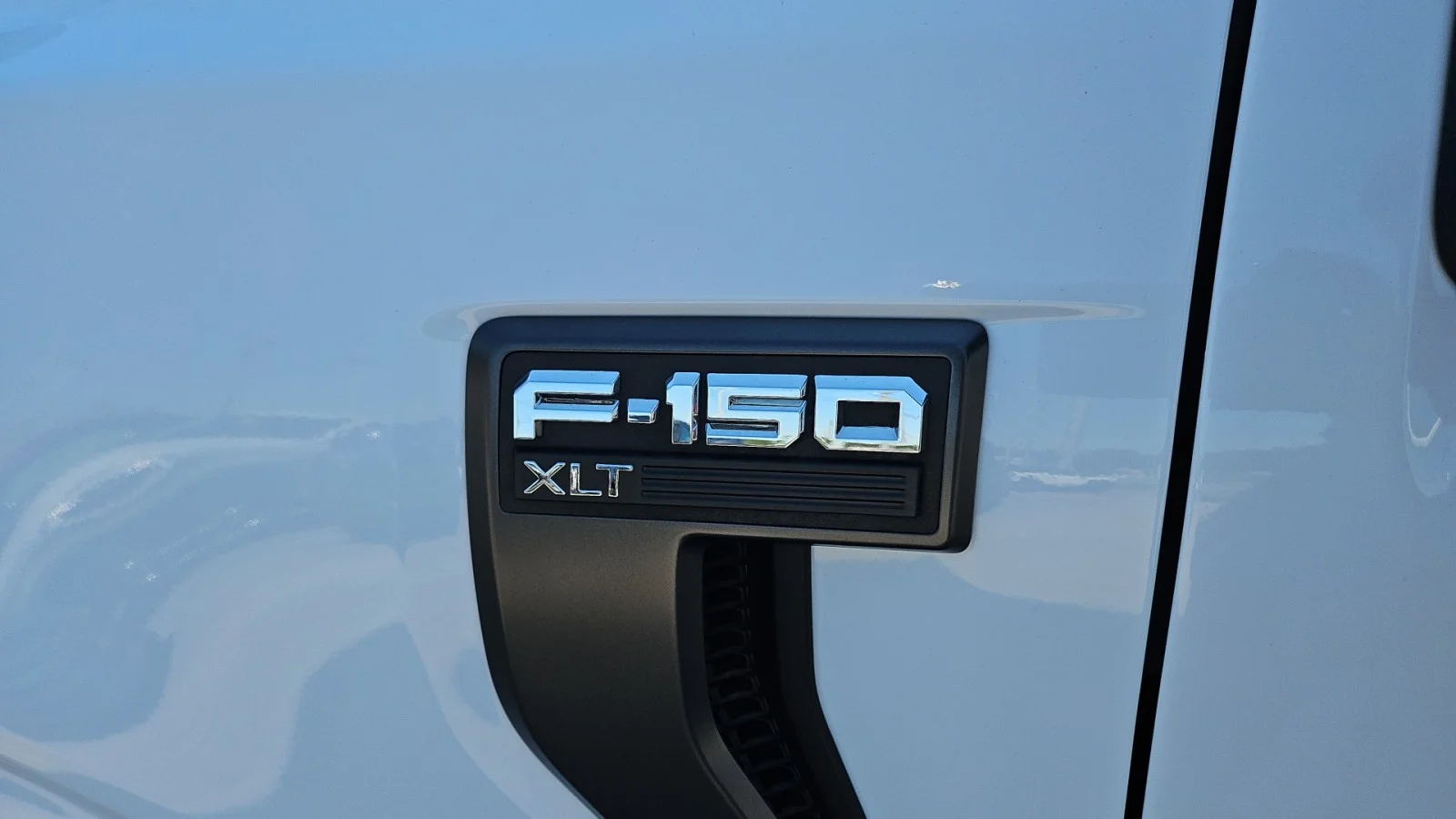 Used 2023 White Ford XLT image 10