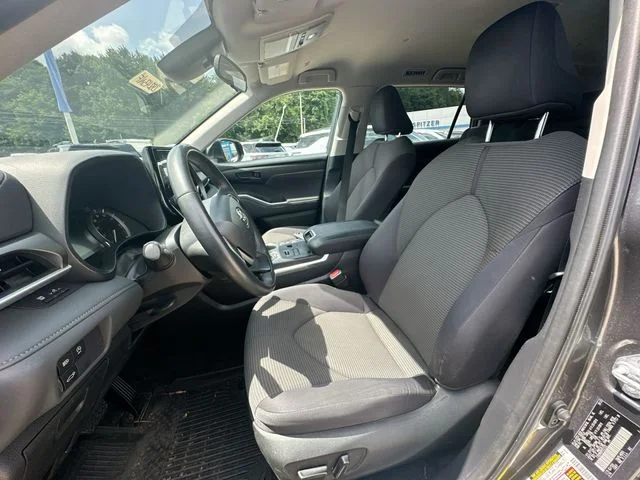 Used 2023 Gray Toyota LE image 22