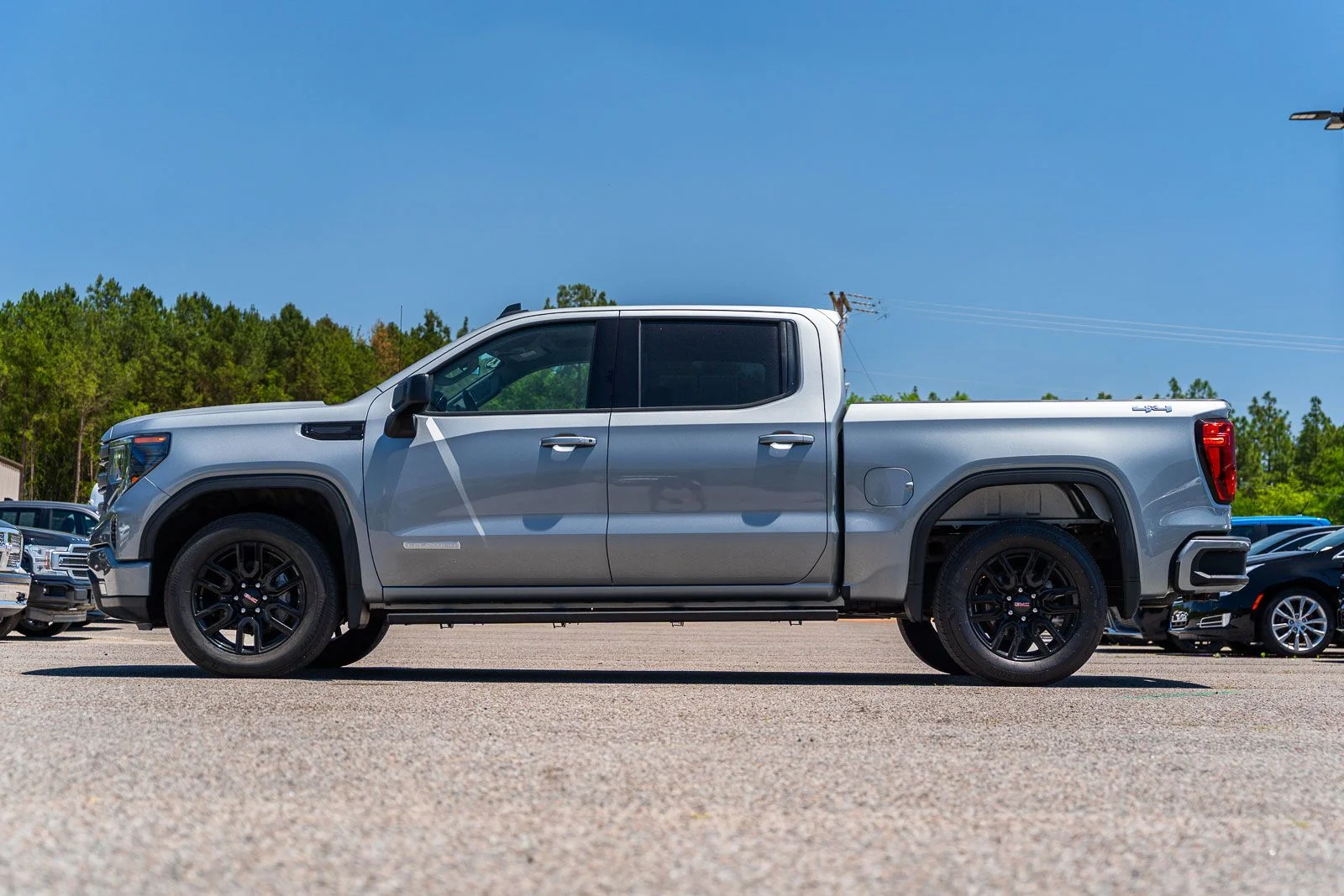 Used 2023 Silver GMC Elevation image 3