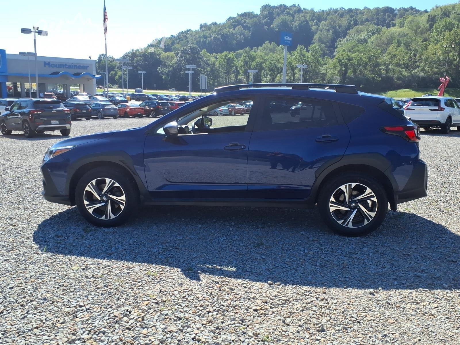 Used 2025 Sapphire Blue Pearl Subaru Premium image 8