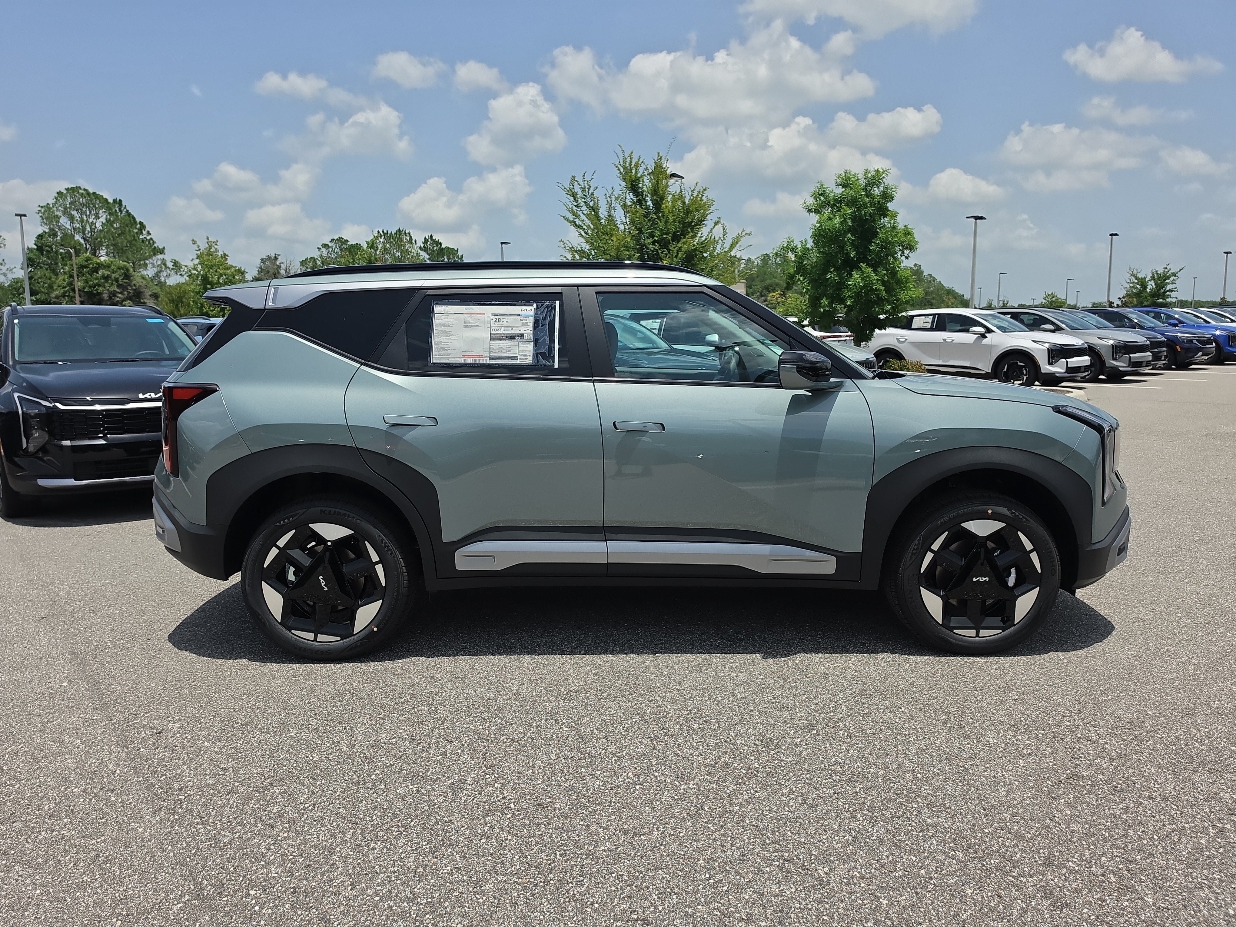 New 2027 Iceberg Green Kia EX image 9