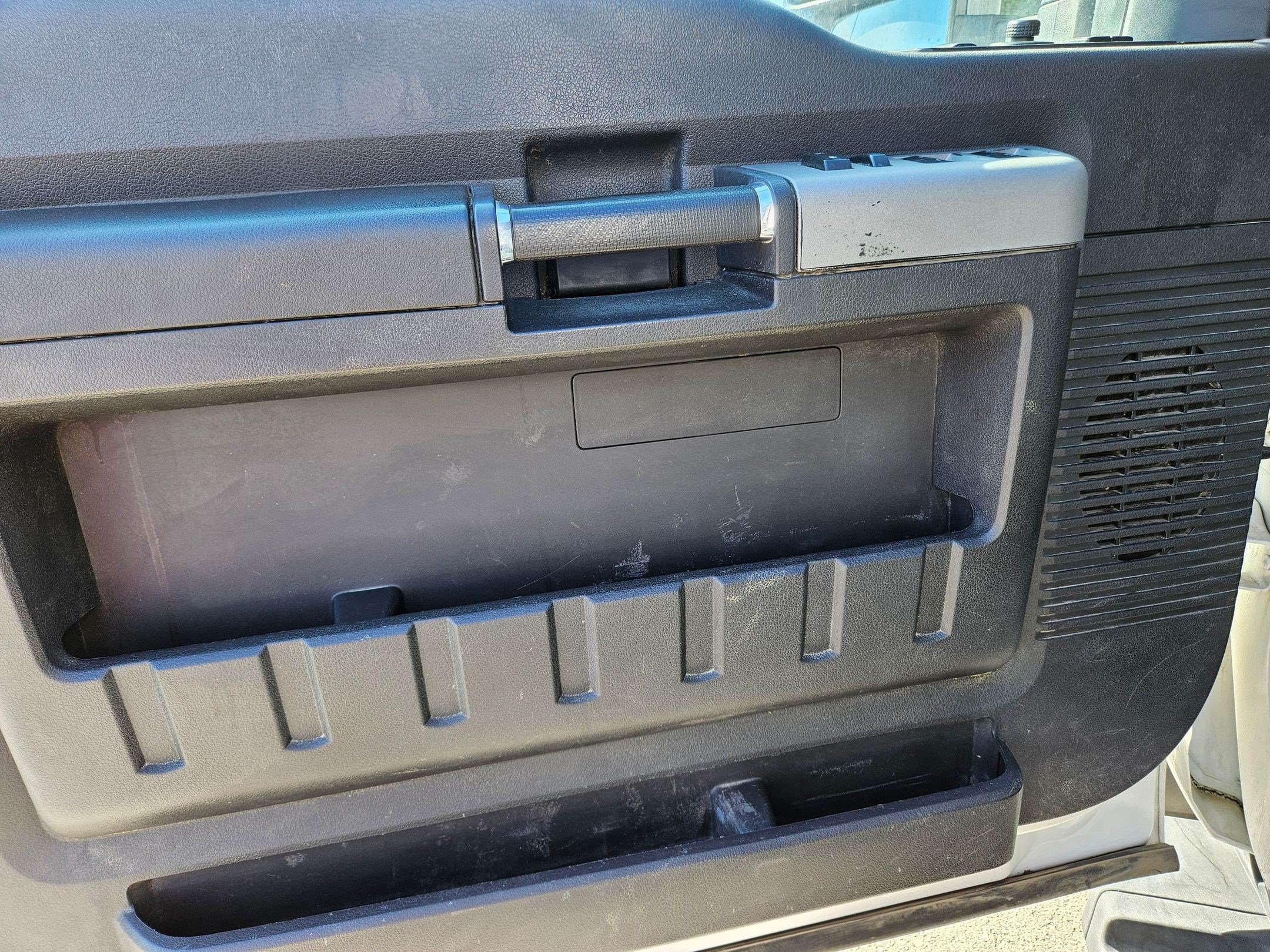 Used 2016 White Ford Lariat image 12