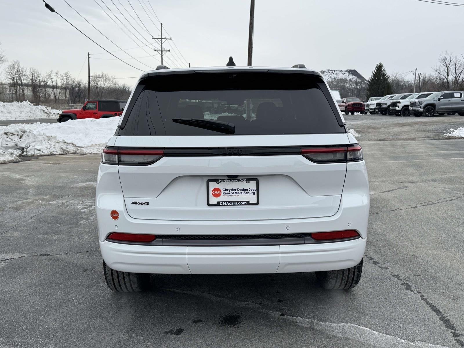 New 2026 Bright White Clear-Coat Exterior Paint Jeep Limited Reserve image 21