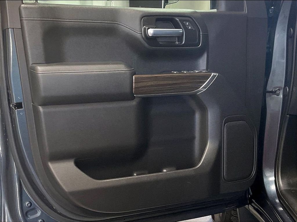 Used 2020 Gray Chevrolet RST image 9