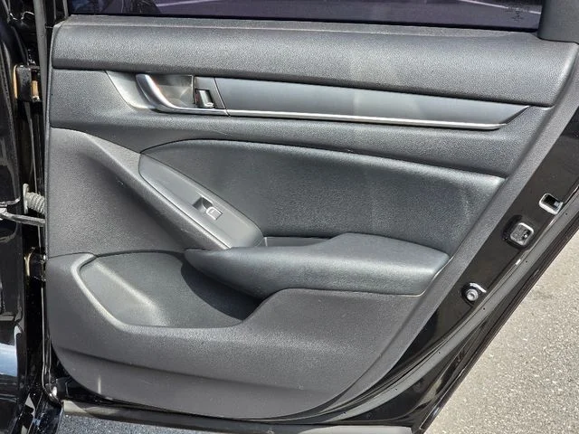 Used 2022  Honda LX image 16