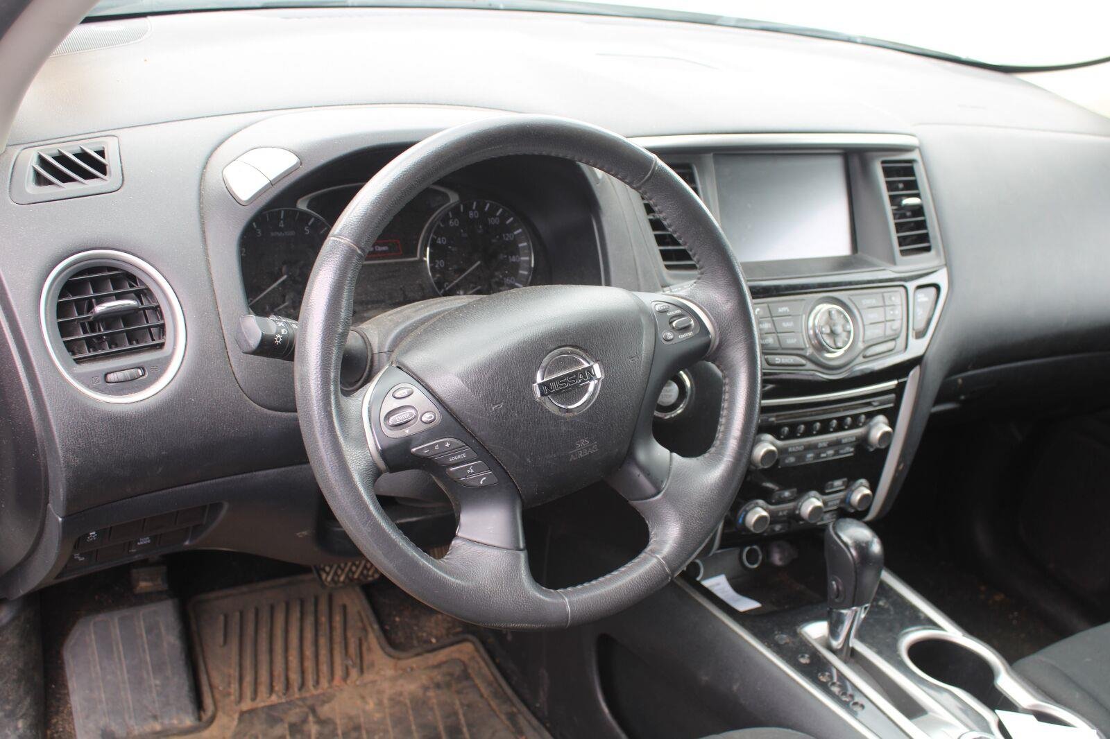 Used 2017 Pearl White Nissan SV image 8