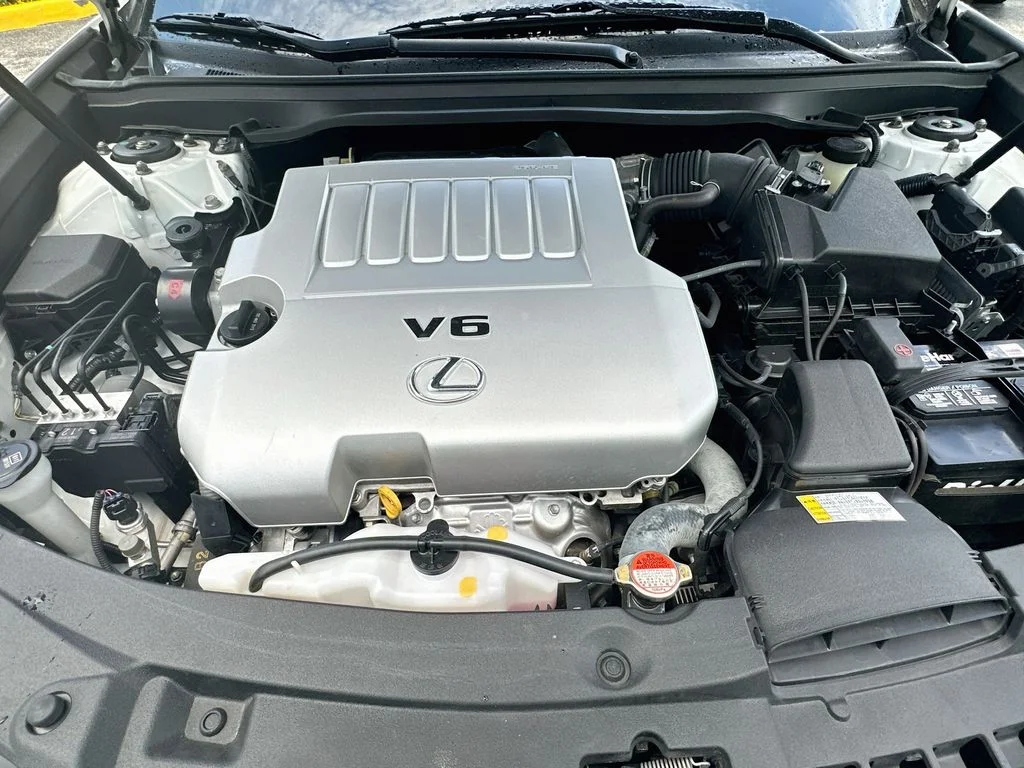 Used 2016 White Lexus 350 image 31