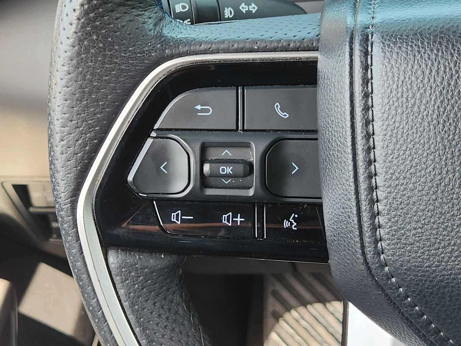 2023 Toyota Sequoia Platinum - Photo 27
