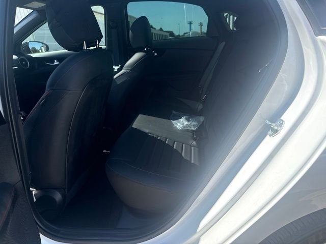 Used 2023 White Kia GT image 6