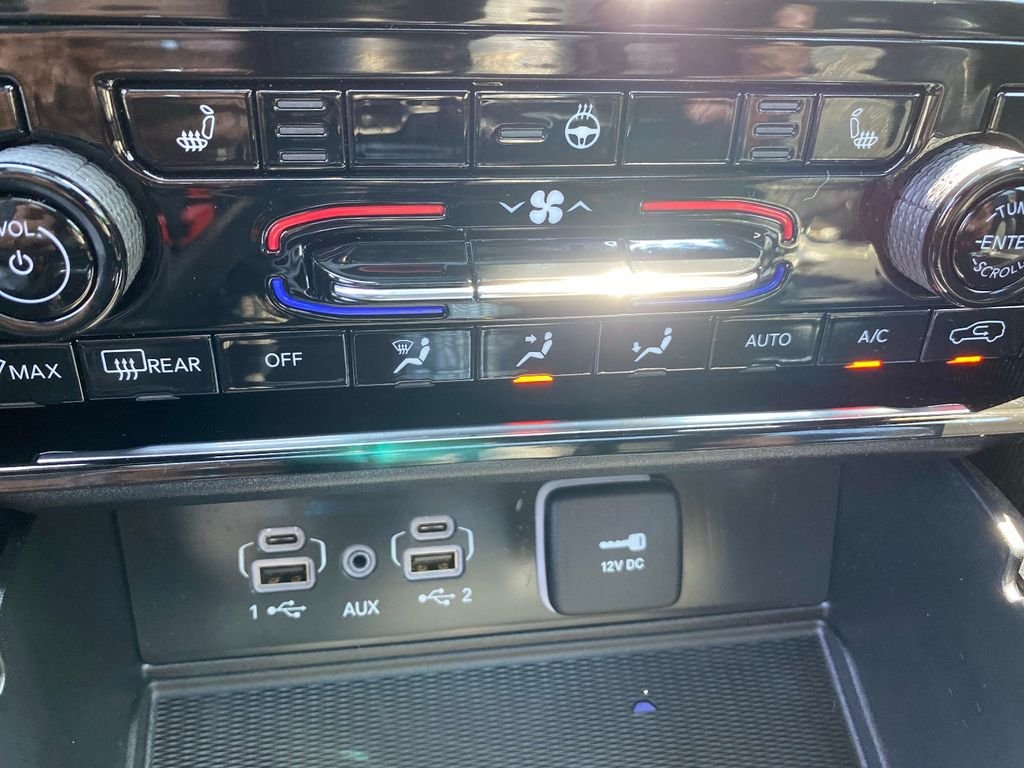 Used 2025 Black Jeep Altitude X image 18