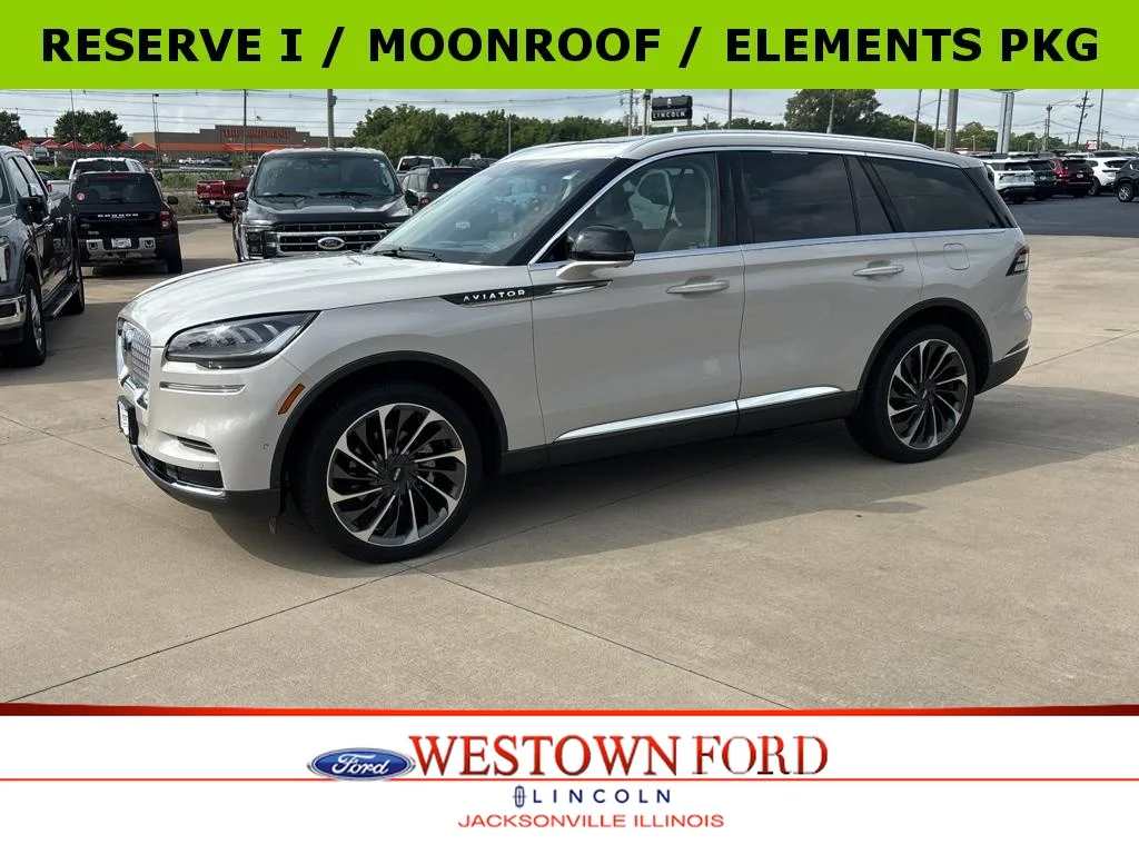Used 2022 Ceramic Pearl Metallic Lincoln Reserve image 1