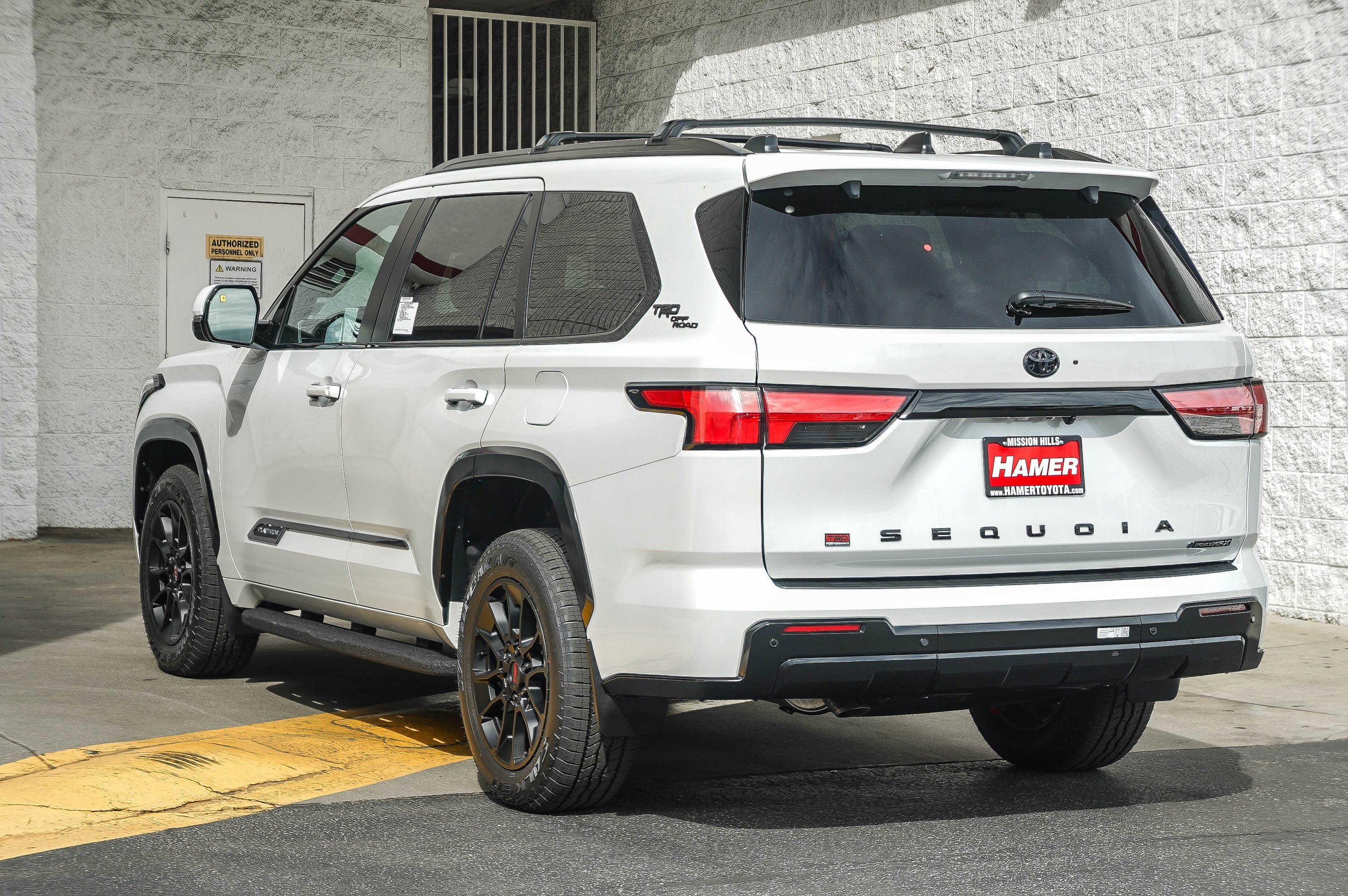 New 2026 Wind Chill Pearl <sup>1</sup> Toyota  Platinum image 4