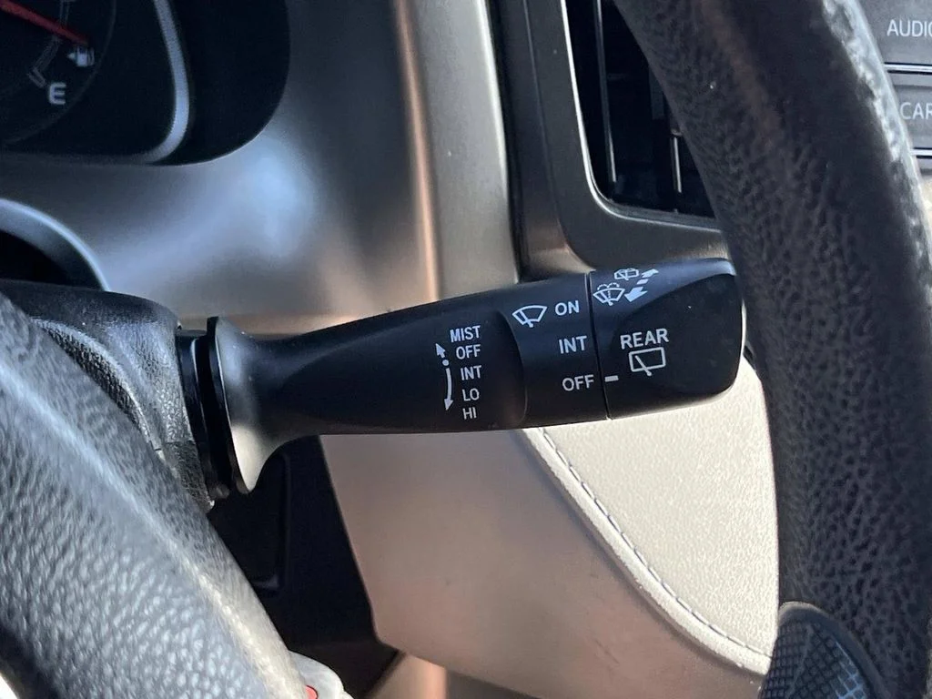 Used 2015 White Toyota LE image 29