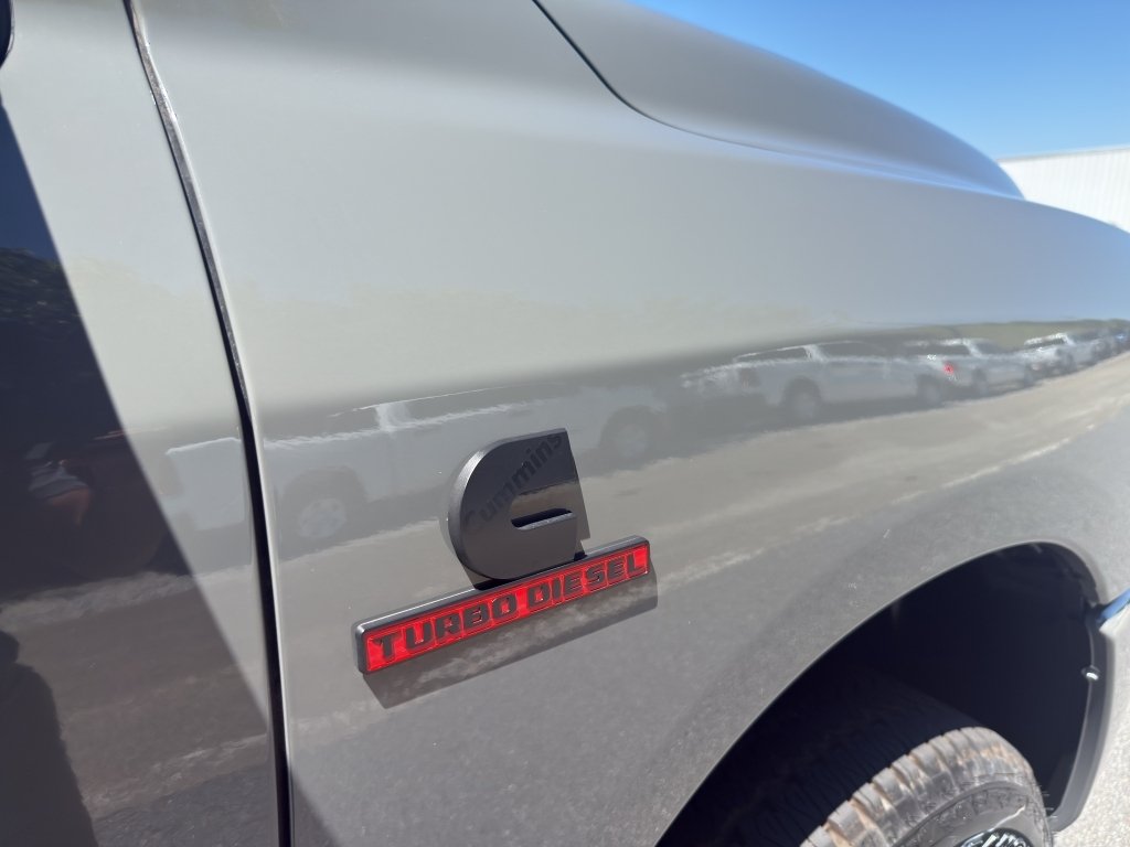 New 2026 Ceramic Gray Clear-Coat Exterior Paint RAM Laramie image 15