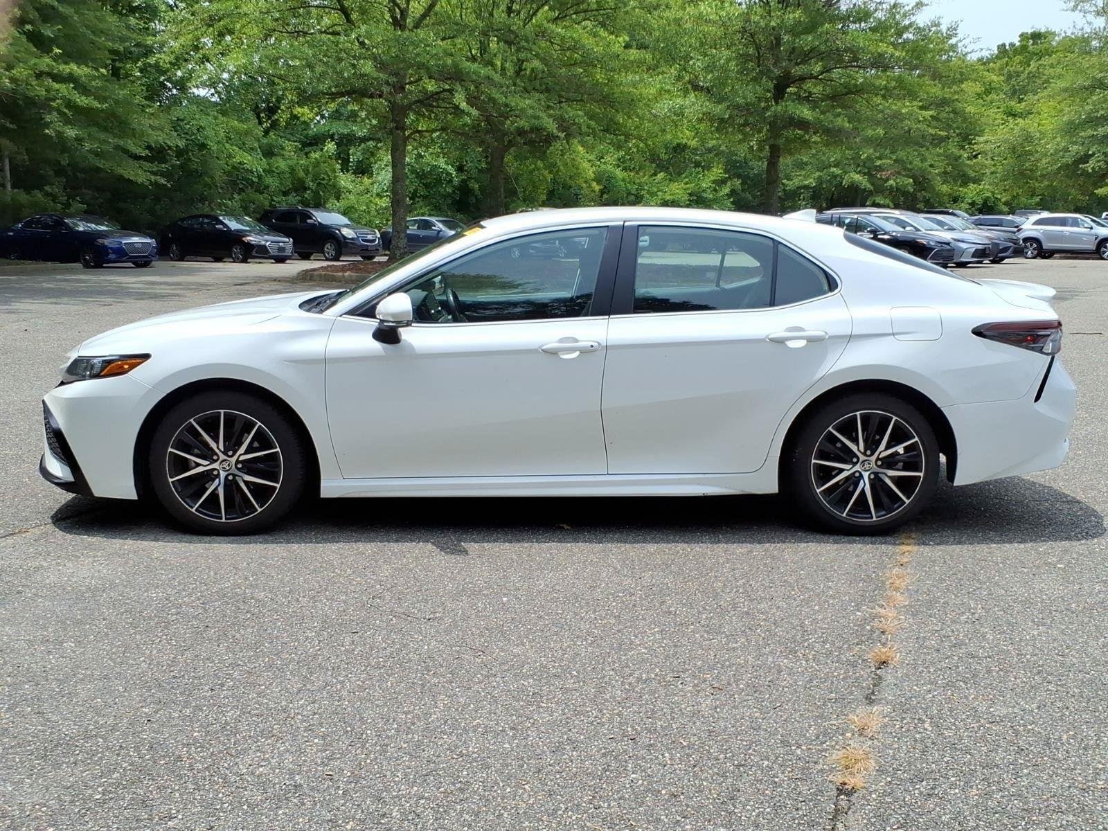 Used 2023  TOYOTA  image 3