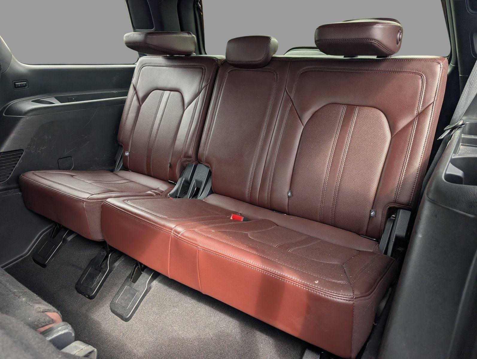 Used 2024 Oxford White Ford Limited image 34