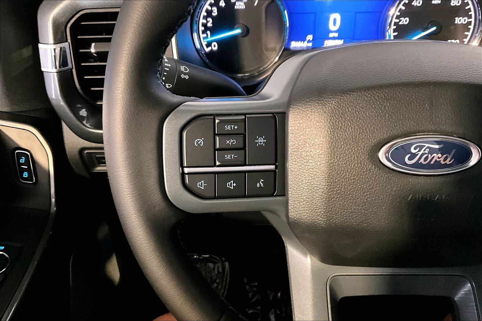 Used 2023 Oxford White Ford XLT image 24