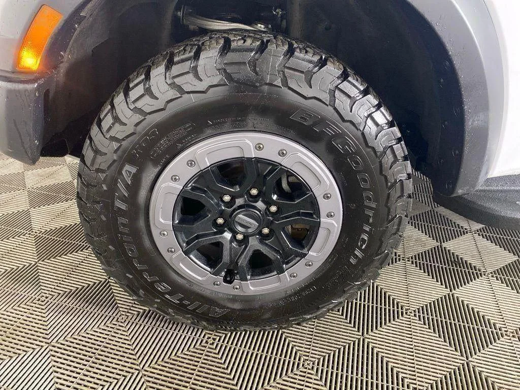 Used 2025 Oxford White Ford Raptor image 26