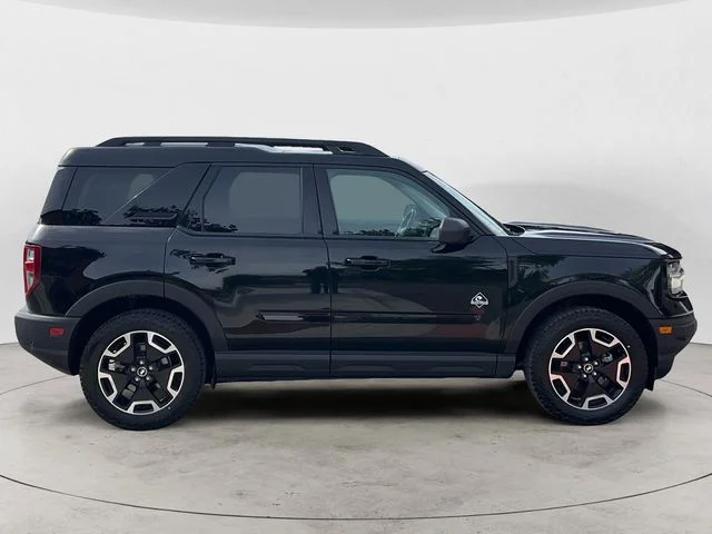 Used 2023 Shadow Black Ford Outer Banks image 6