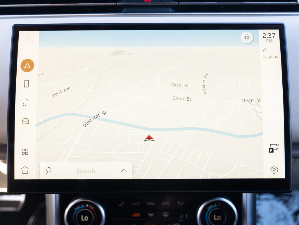 Used 2023 Blue Land Rover SE image 26