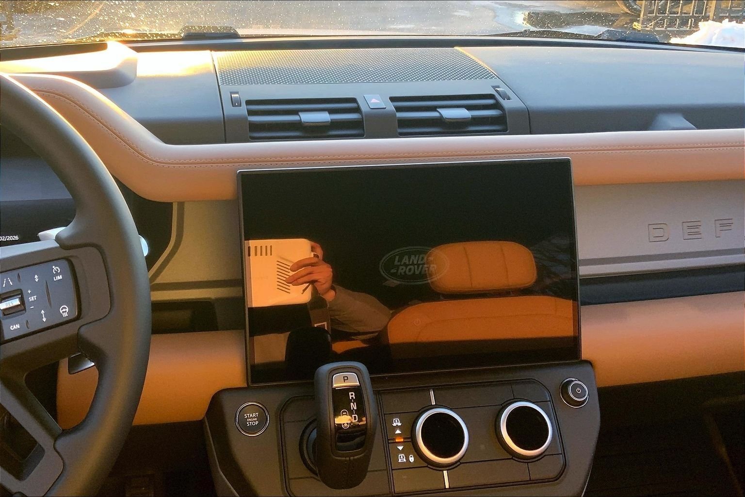 2026 Land Rover Defender V8 - Photo 6