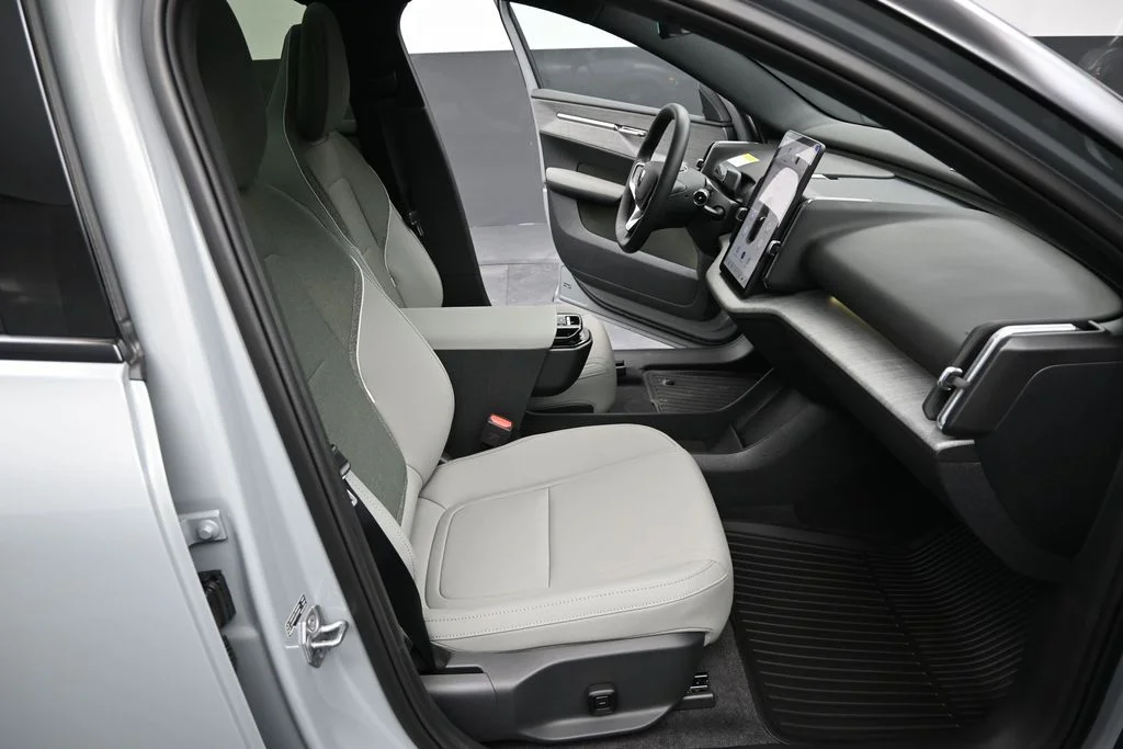 New 2026 Vapour Grey Volvo Twin Motor Performance Plus image 18