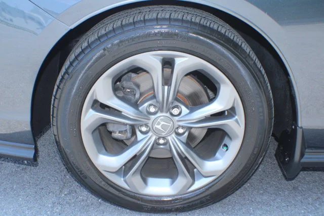 Used 2024 Meteorite Gray Metallic Honda EX image 5