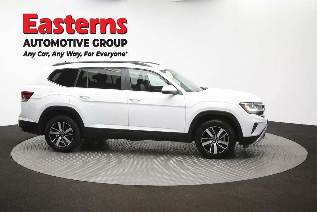 Used 2022 White Volkswagen 2.0T SE image 46