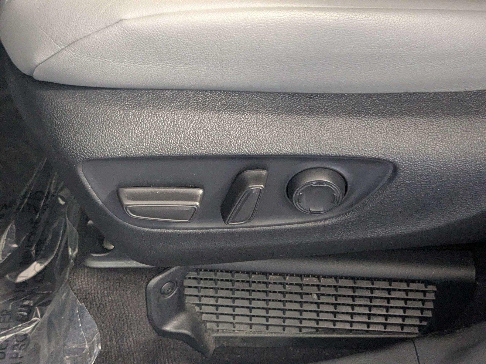 2024 Toyota Sienna XLE - Photo 14