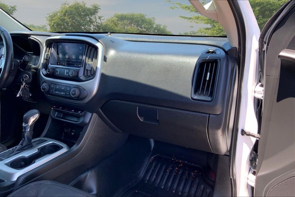 Used 2022 White Chevrolet LT image 20