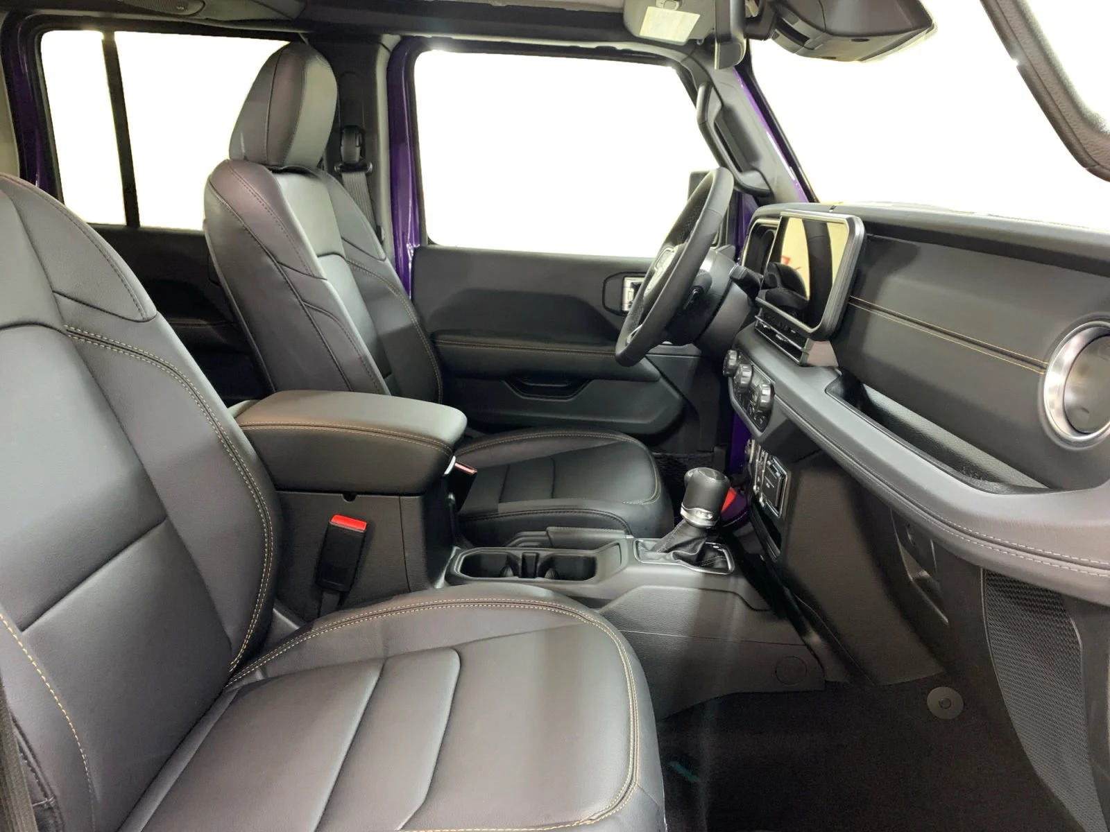 New 2026 Reign Jeep Sahara image 17
