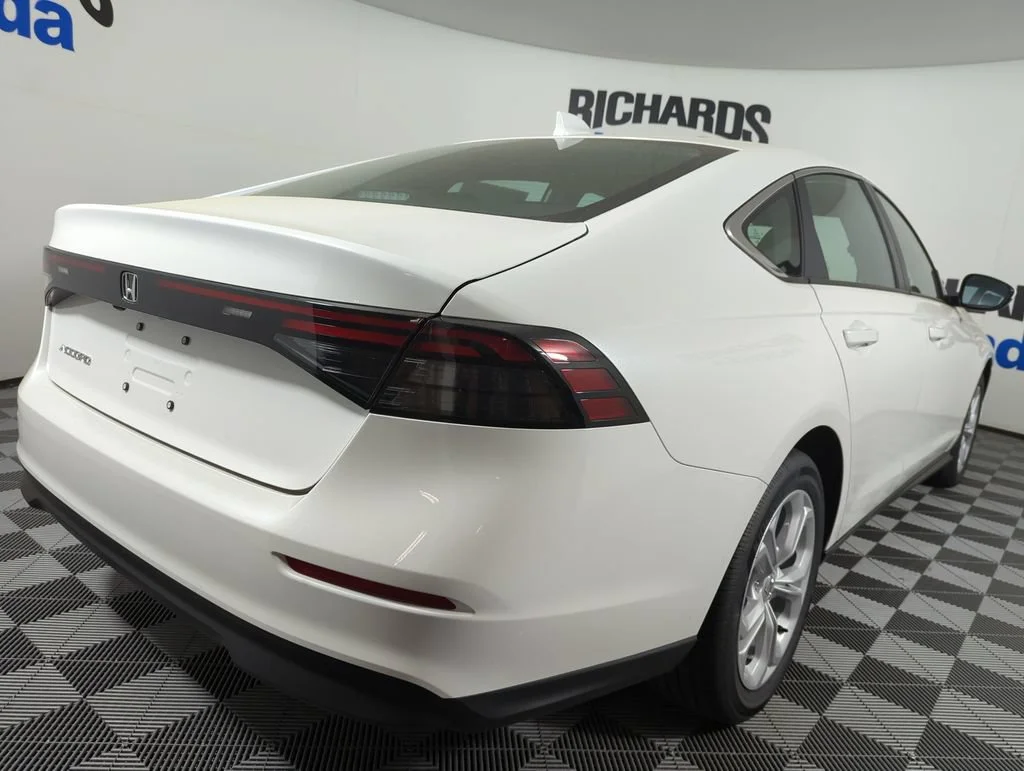 New 2026 Platinum White Pearl Honda LX image 5