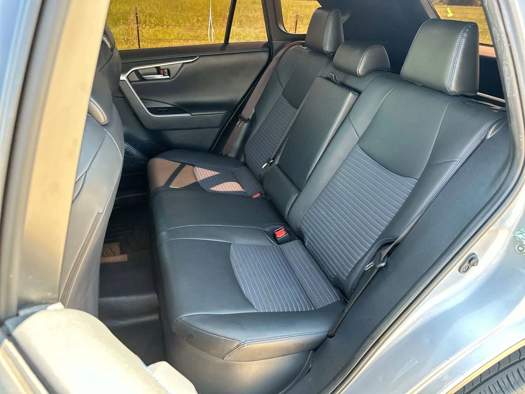 2022 Toyota RAV4 XSE - Photo 21