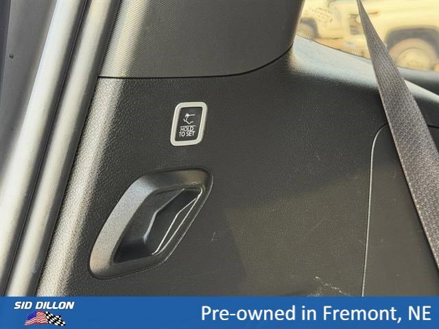 Used 2023 Diamond Black Crystal Pearlcoat Jeep Series III image 7