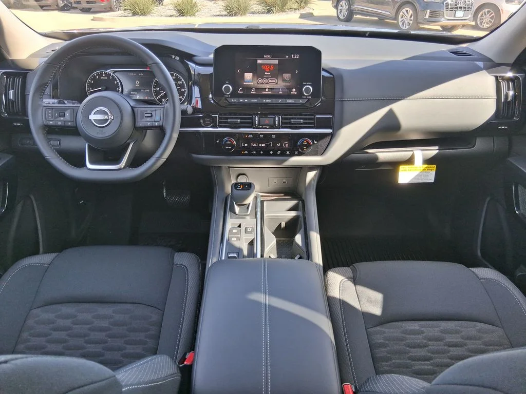 2026 Nissan Pathfinder SV - Photo 9