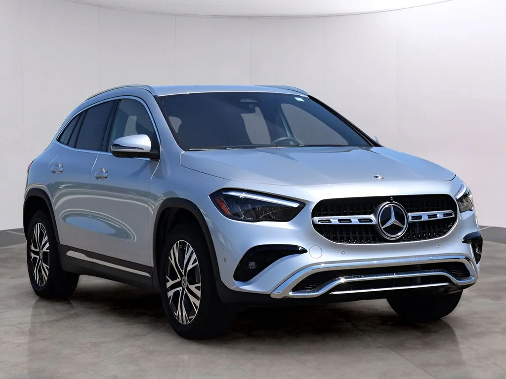 Used 2026 Cirrus Silver Metallic Mercedes-Benz GLA 250 image 3