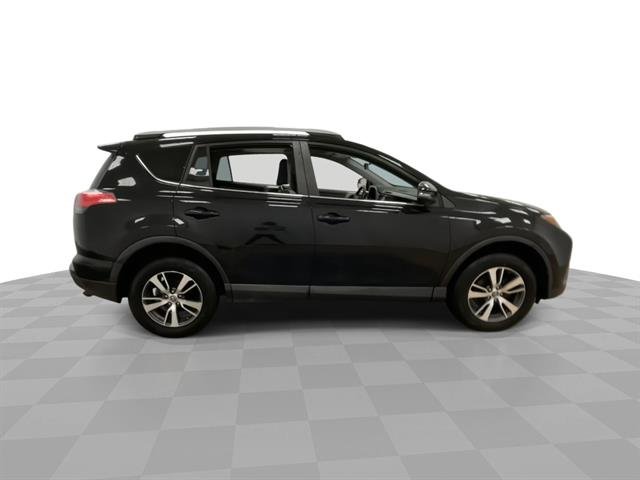 Used 2016 Toyota RAV4 XLE with VIN 2T3RFREV6GW502516 for sale in Dayton, OH