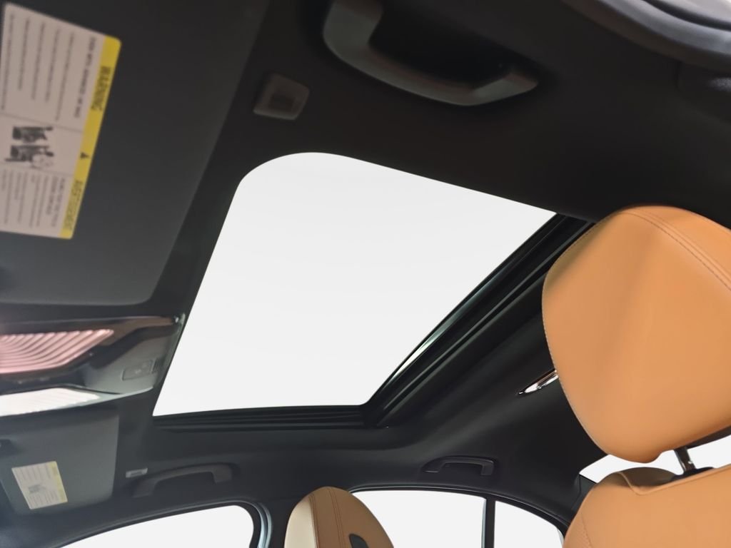 2025 BMW 3 Series 330i - Photo 33