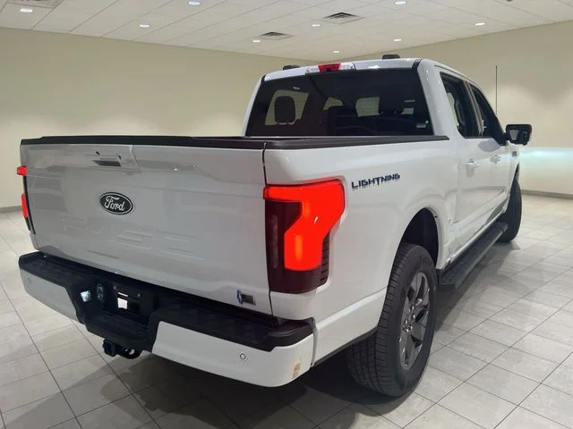 2025 Ford F-150 Lightning Flash - Photo 38