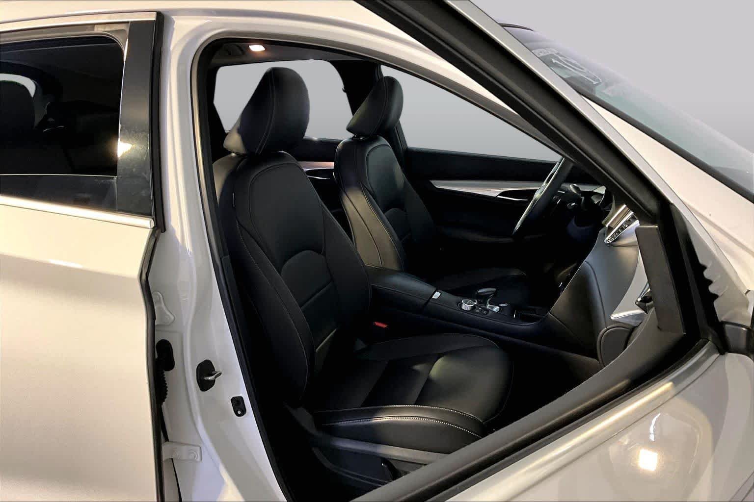 Pre-Owned 2019 INFINITI QX50 LUXE