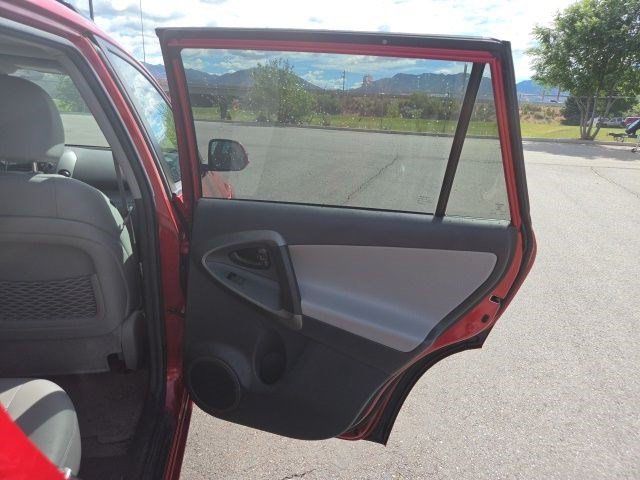 Used 2009 Red Toyota Ltd image 17