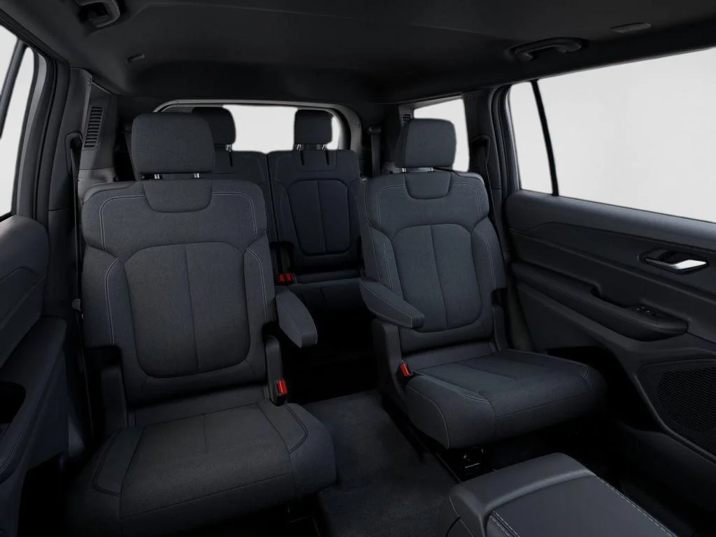 New 2025 Baltic Gray Metallic Clear-Coat Exterior Paint Jeep Laredo image 15