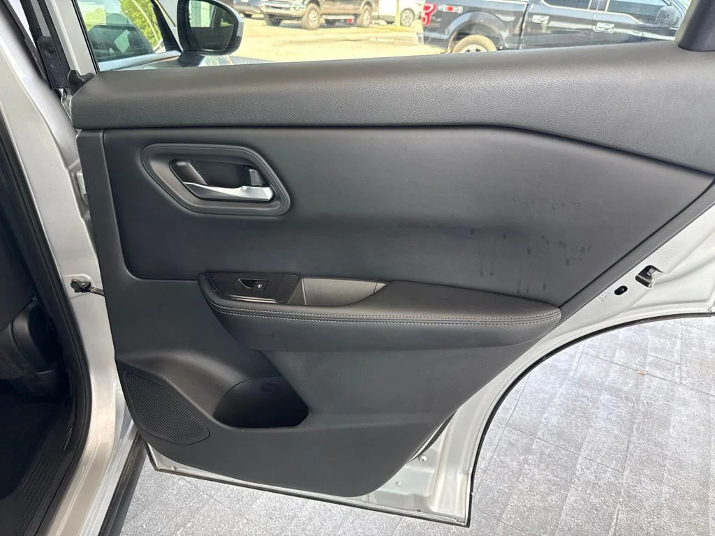 Used 2025 Silver Nissan SV image 38