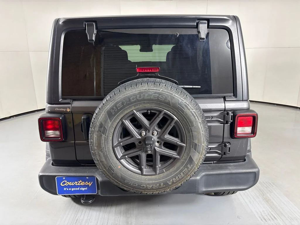 Used 2025 Crystal Metallic Jeep Sport S image 7