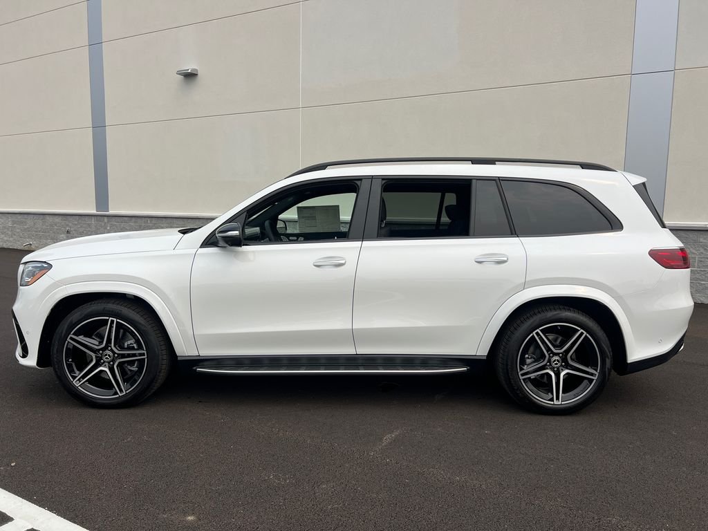 New 2026 MANUFAKTUR Moonlight White Metallic Mercedes-Benz GLS 450 image 4