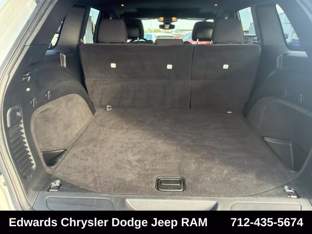Used 2019 White Jeep Laredo image 32